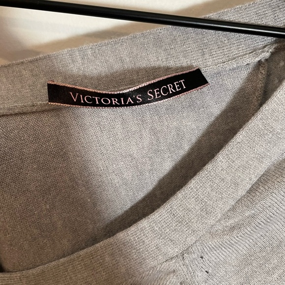 Victorias Secret Top Medium Gray Twist Back Lightweight Sweater Shirt Yoga Soft - Picture 2 of 11